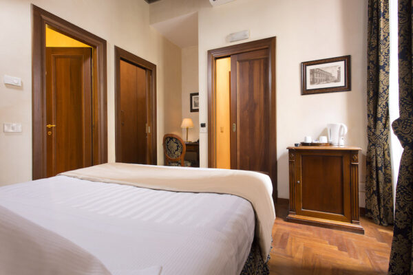 camera-matrimoniale-comfort-hotel-roma_2