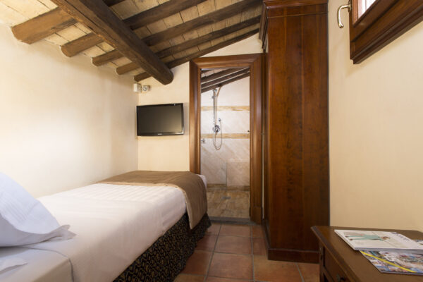 camera-tripla-deluxe-hotel-roma_4